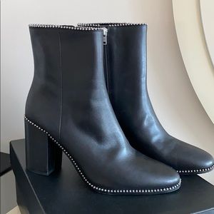 ✨COACH✨ LEATHER BOOTIE
